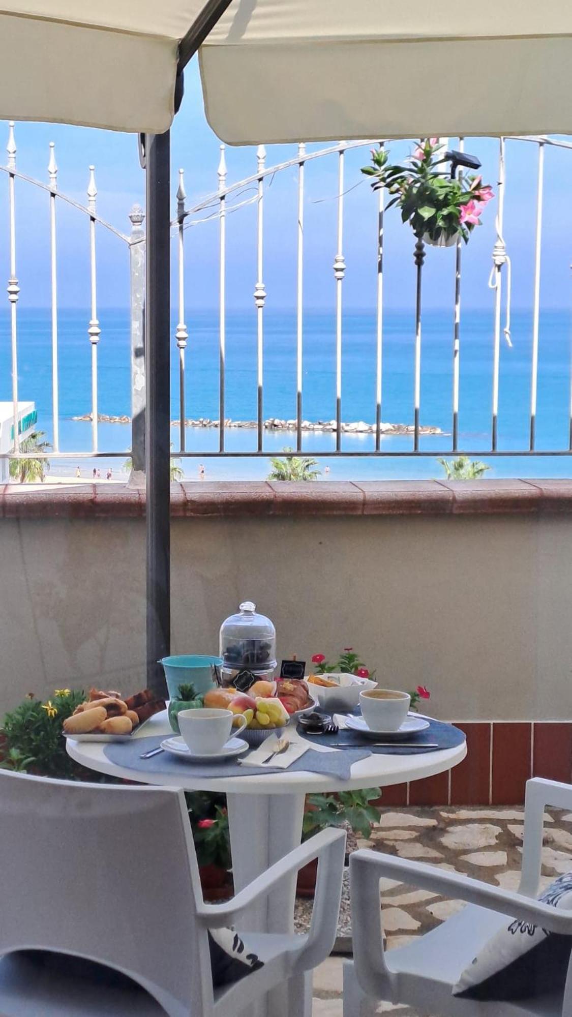 Tramonto Sul Mare Bed & Breakfast Termoli Eksteriør bilde
