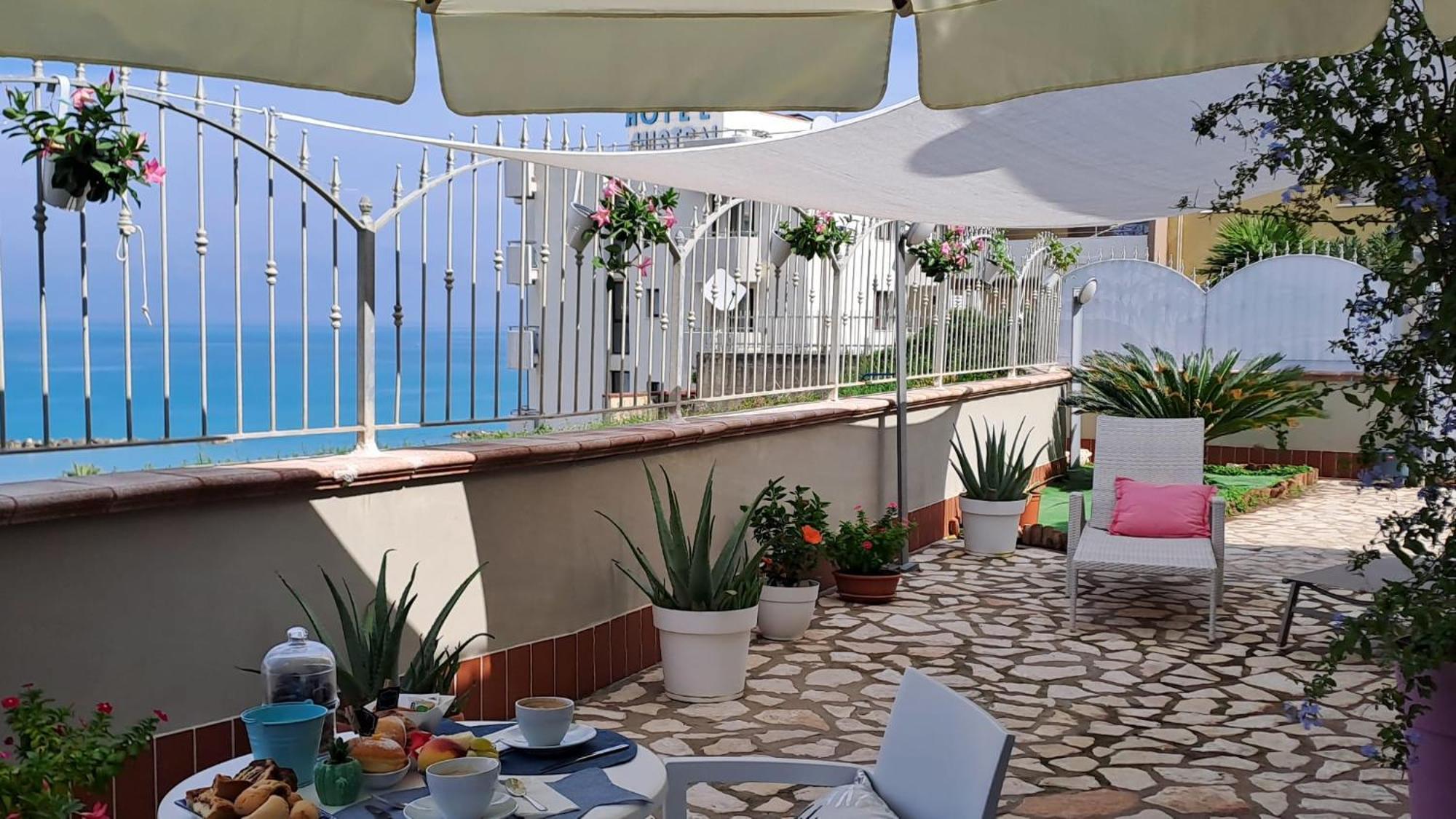 Tramonto Sul Mare Bed & Breakfast Termoli Eksteriør bilde